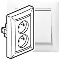 LEGRAND Dvojzásuvka VALENA S74390 Vysoce Kvalitní